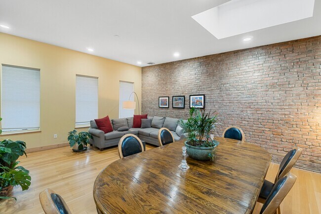 Foto del edificio - 213 York St