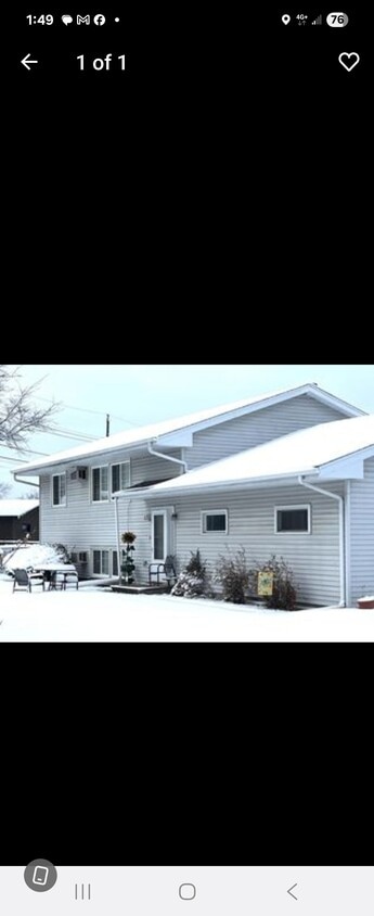 Clean hse, nice neighborhood! Large garage is available too! - 3510 Kenton St