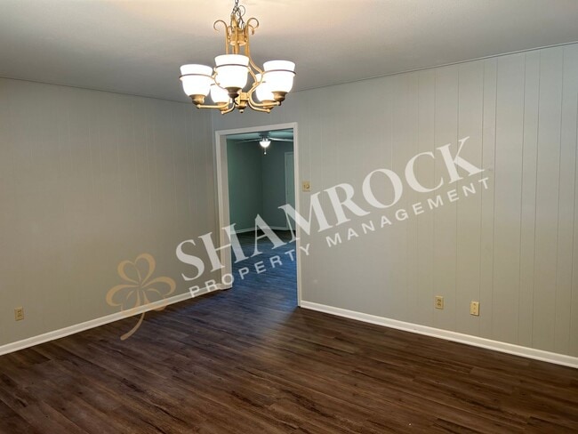 Building Photo - 5119 Loch Lomond Dr