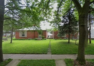 Building Photo - 679 Woodruff Pl E Dr