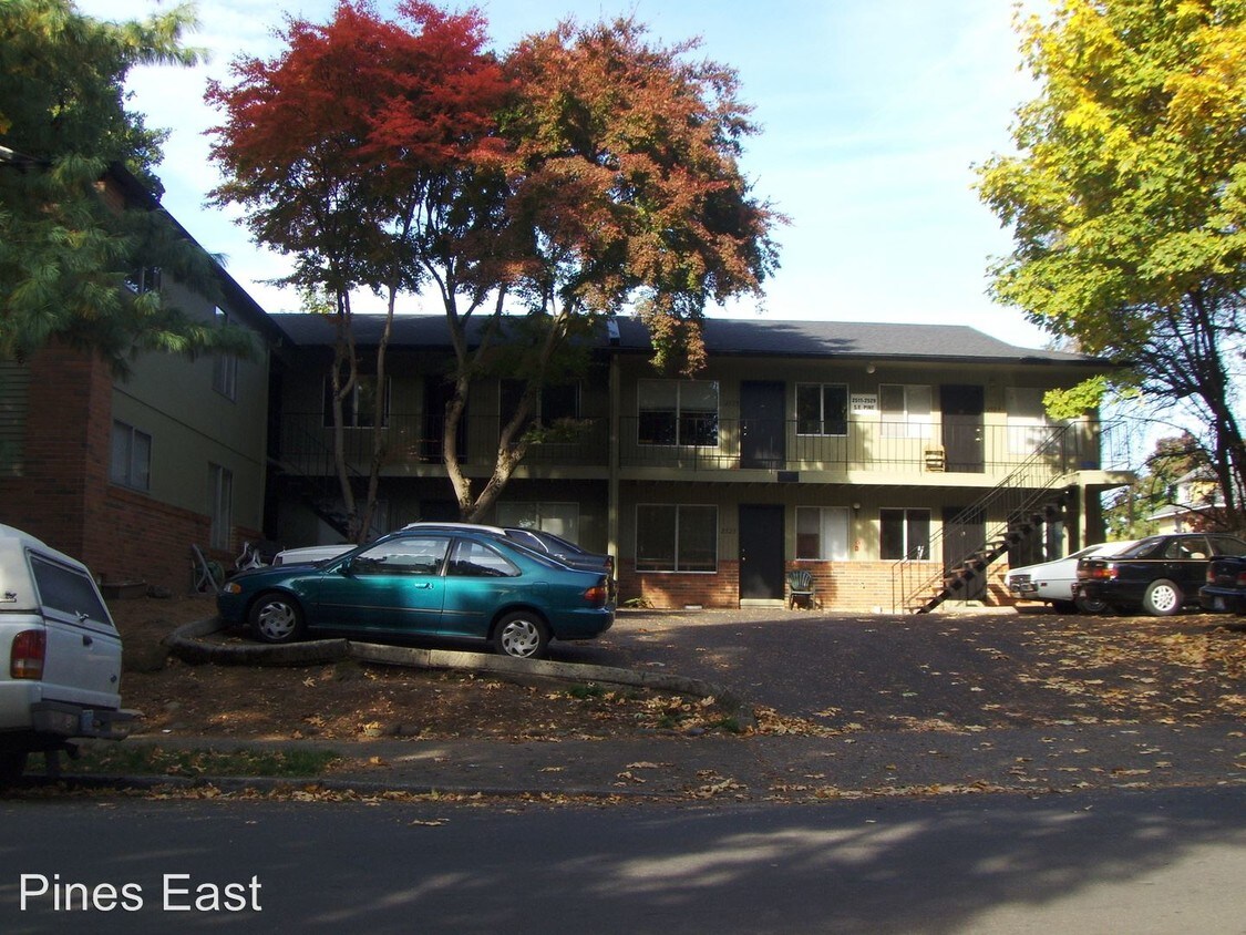 Primary Photo - 2511 SE Pine St