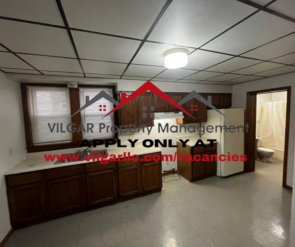 Primary Photo - 3940 Euclid Ave