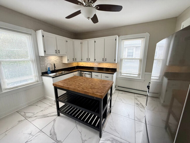 Building Photo - 43 Fruit Hill Ave