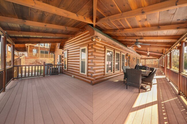 Building Photo - Sevierville 37876 - 3 bedroom, 3.5 Bath, 2486 sq. ft. Cabin and a 672 sq. ft. Studio above garage...