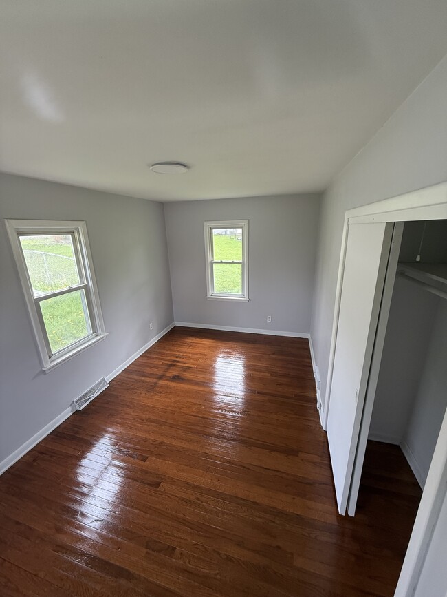 Foto del edificio - 4425 Kennett Ave