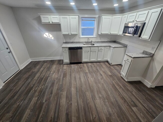 Building Photo - 618 Catalpa Ave