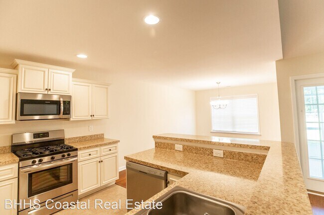 Building Photo - 3 br, 2 bath House - 1321 Mandarin Dr.