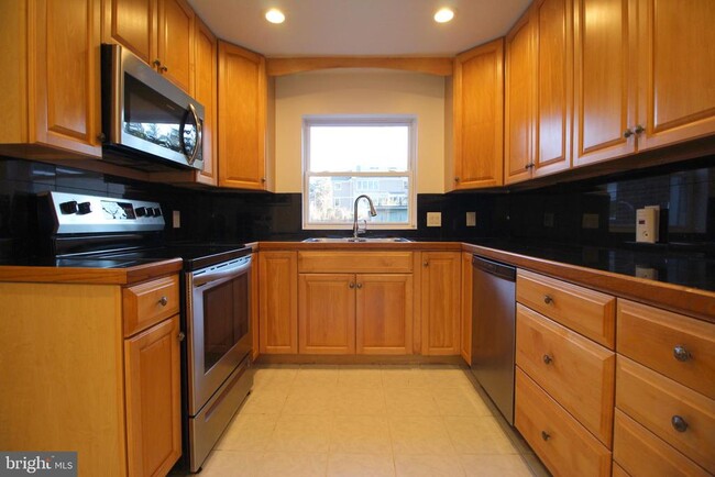 Building Photo - 2129 Grayson Pl