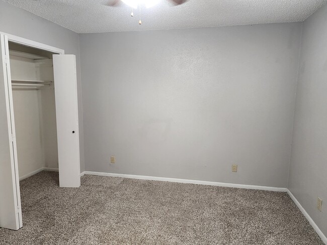 Building Photo - 1807 Janis Dr