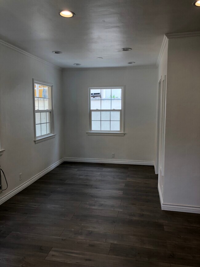 Building Photo - 3310 Barham Blvd