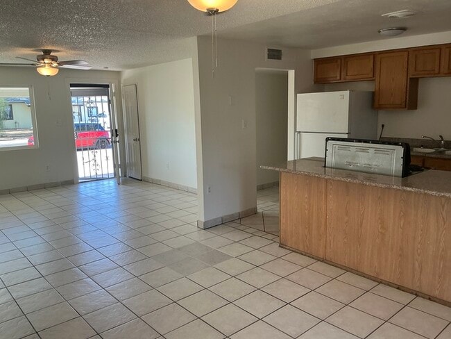 Foto del edificio - 1629 N 73rd Dr