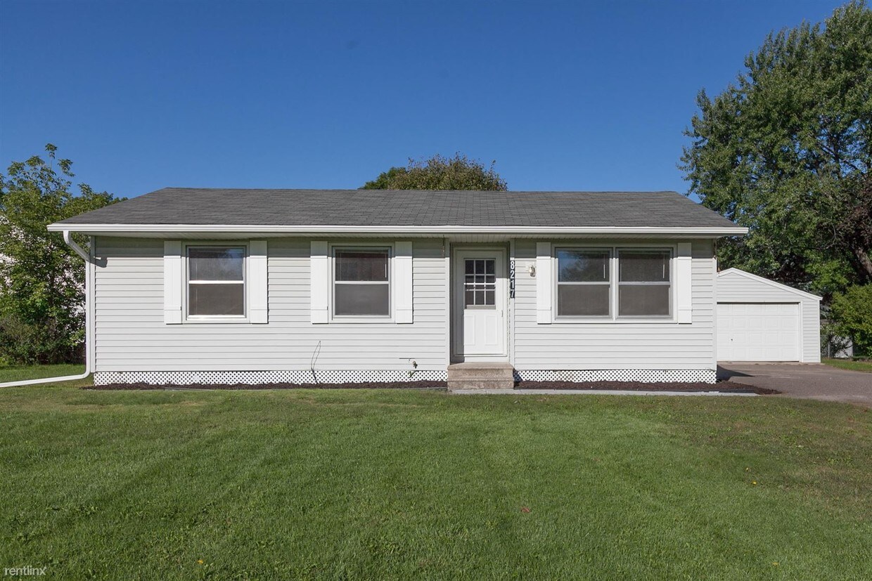 Primary Photo - 8217 Regent Ave N