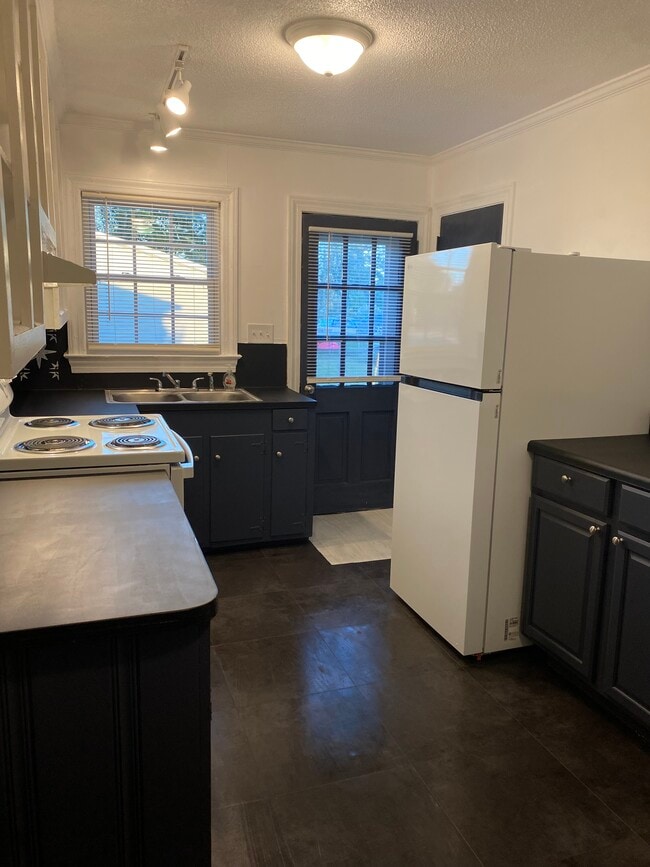 Building Photo - 507 S 7th St