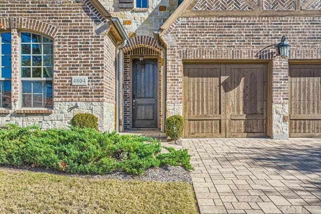 Building Photo - 4804 Sawgrass Ct