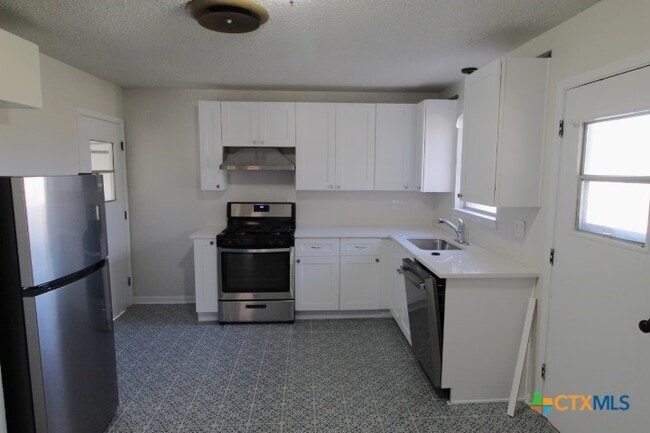 Foto del edificio - 1103 Robertson Ave