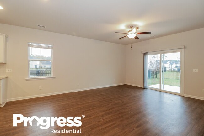 Building Photo - 108 N Trl Wy