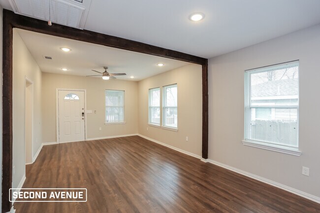 Foto del edificio - 211 N Barnett Ave