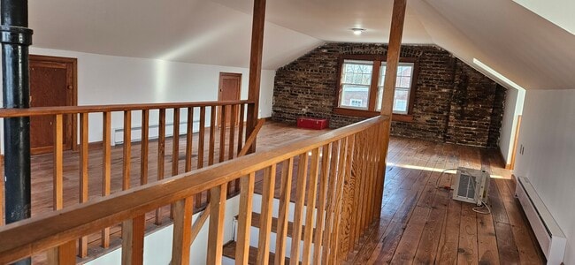 Attic space 2 - 506 E Liberty St