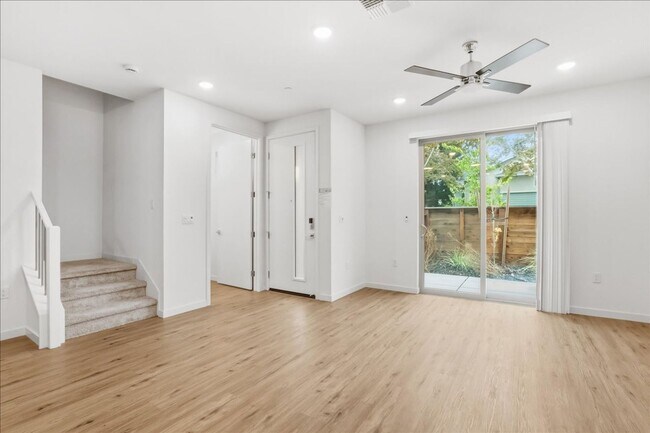 Foto del edificio - 6117 Bridgecross Dr