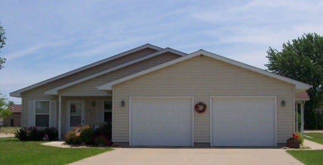 Building Photo - 804 Mary Kay Ave