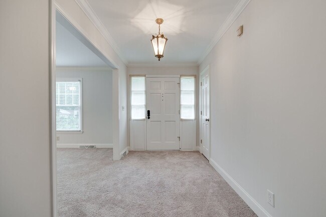 Foto del edificio - 1 WEEK FREE RENT IF YOU SIGN IN JUNE! This...