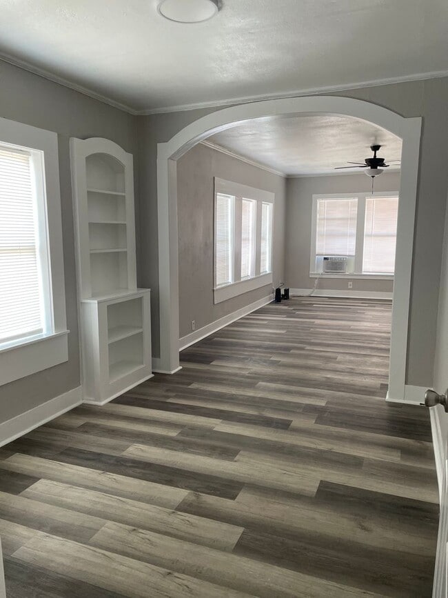 Building Photo - 1309 5th St