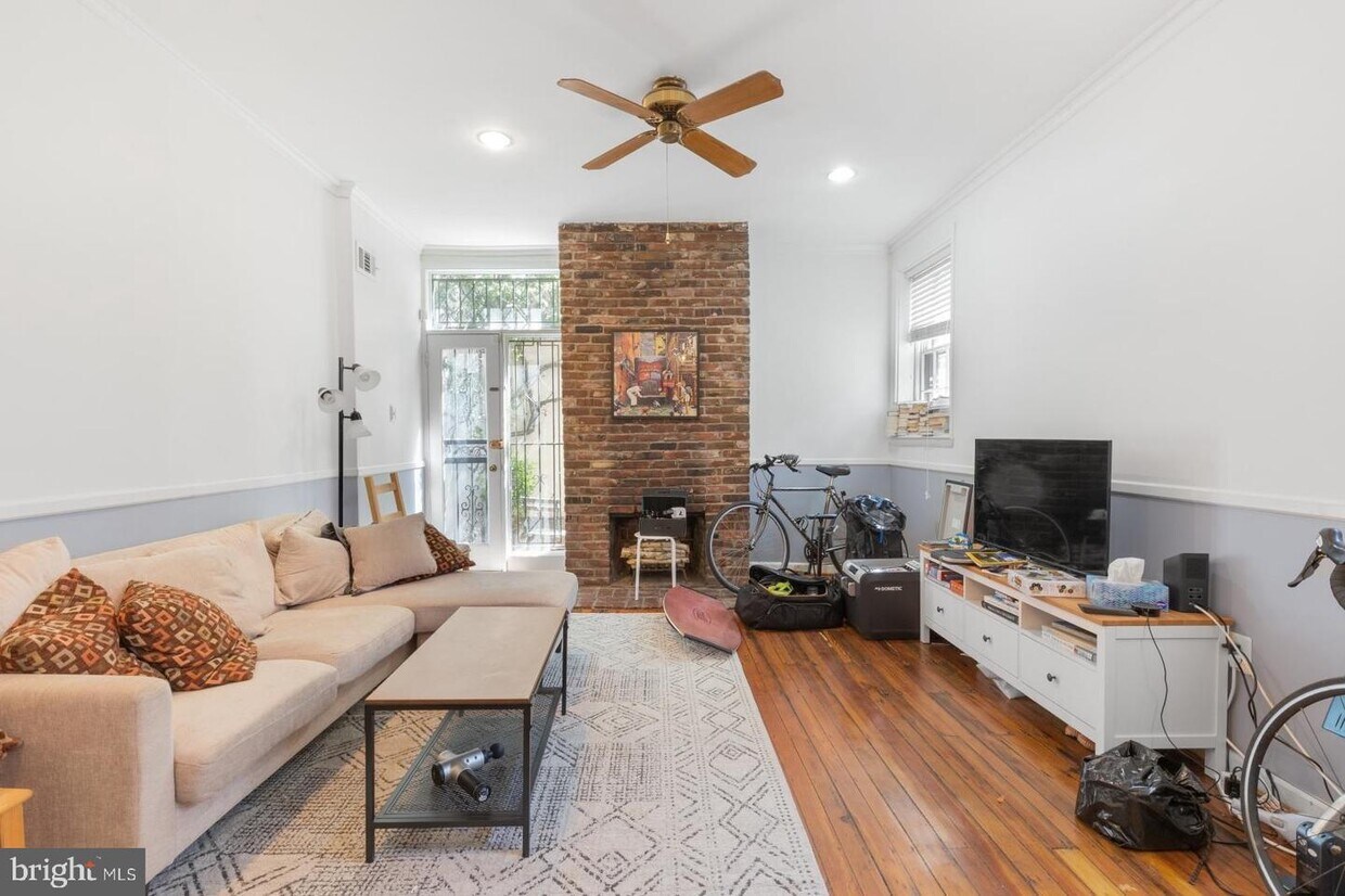 2053 Waverly St, Philadelphia, PA 19146 Townhome Rentals in