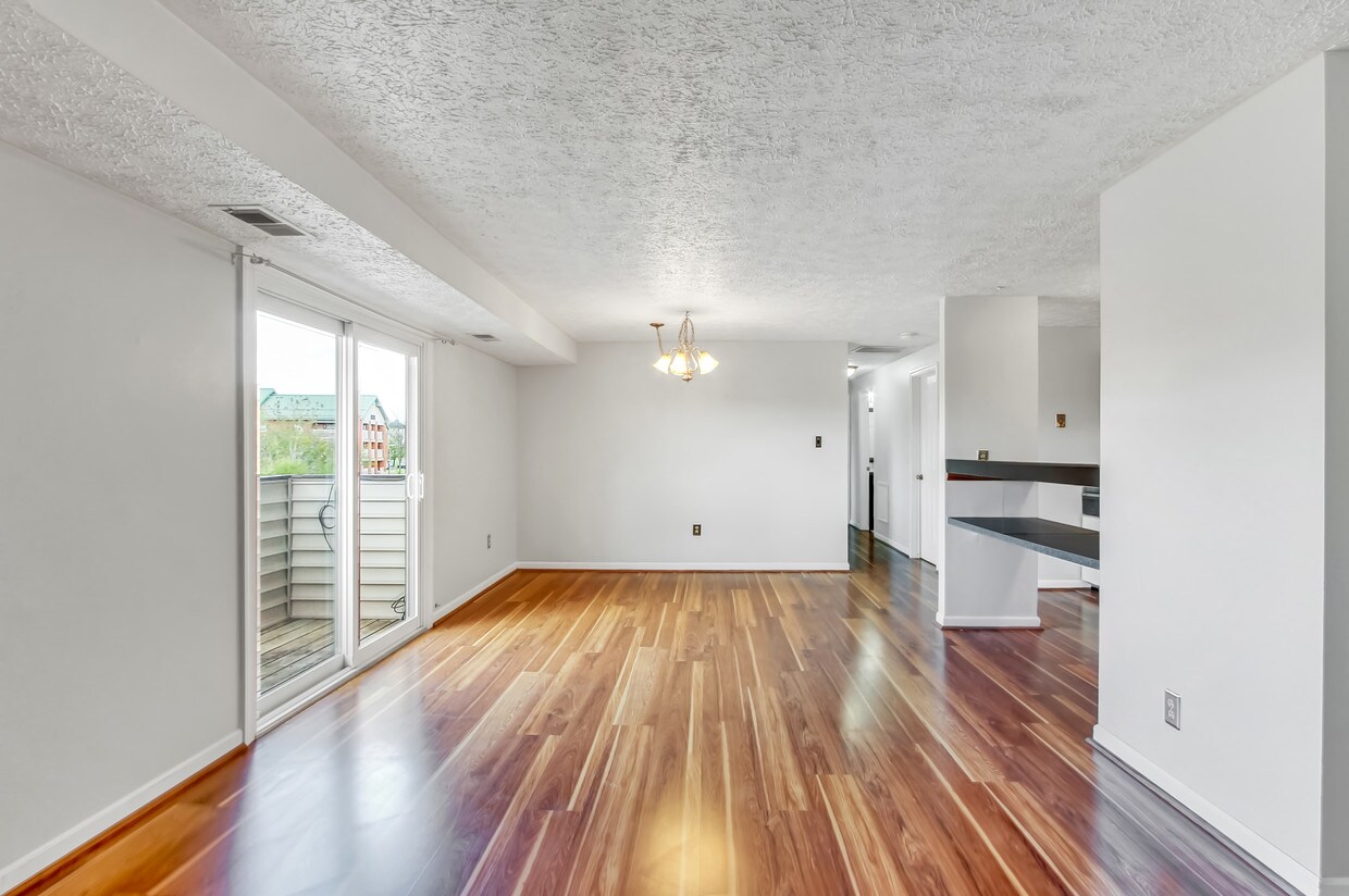Foto principal - 550 Heather Ridge Dr