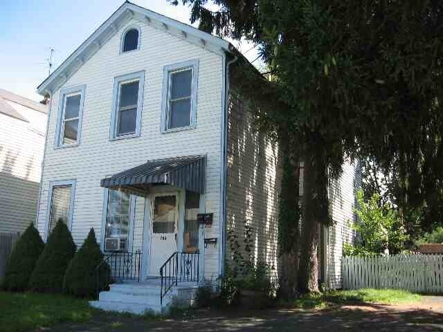 Building Photo - 784 4th Ave