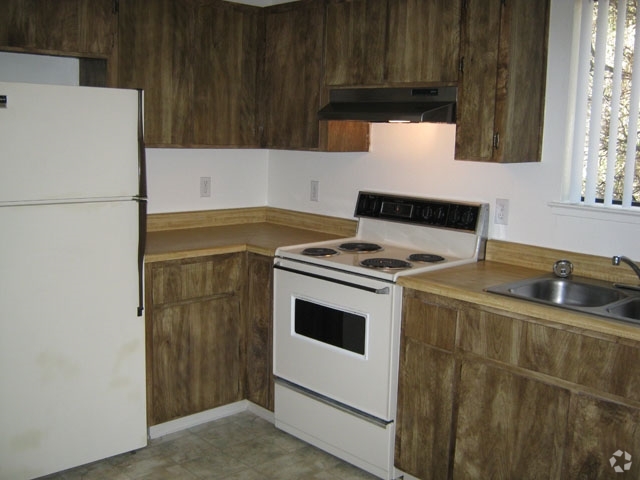 Kitchen - Oakhurst Apartments