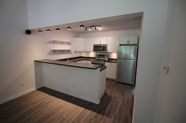 Foto del edificio - 1808 Hollywood Ct
