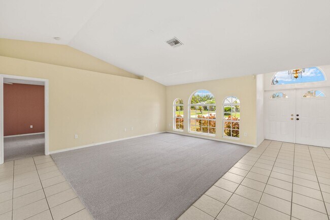 Foto del edificio - 3 Bed 2 Bath Pool Home