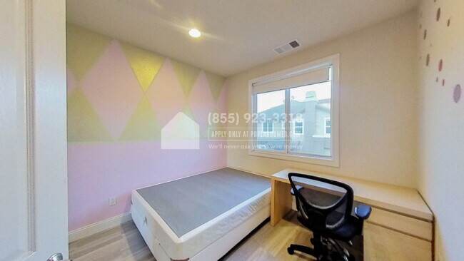 Building Photo - 1132 McKay Dr