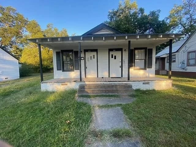 Primary Photo - 120 College Park Cir