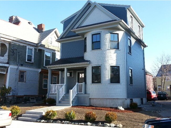 Building Photo - 84 Linden St