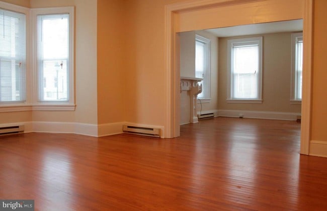 Building Photo - 55 E Antietam St