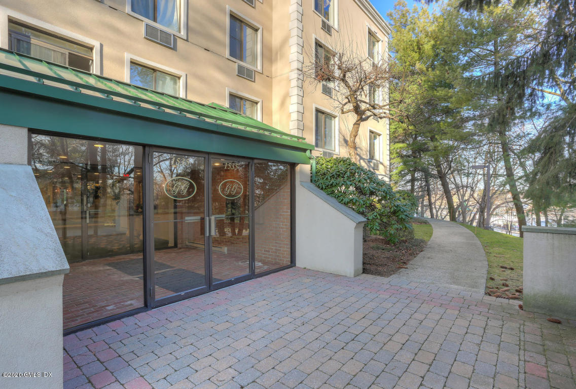 Primary Photo - 1535 E Putnam Ave