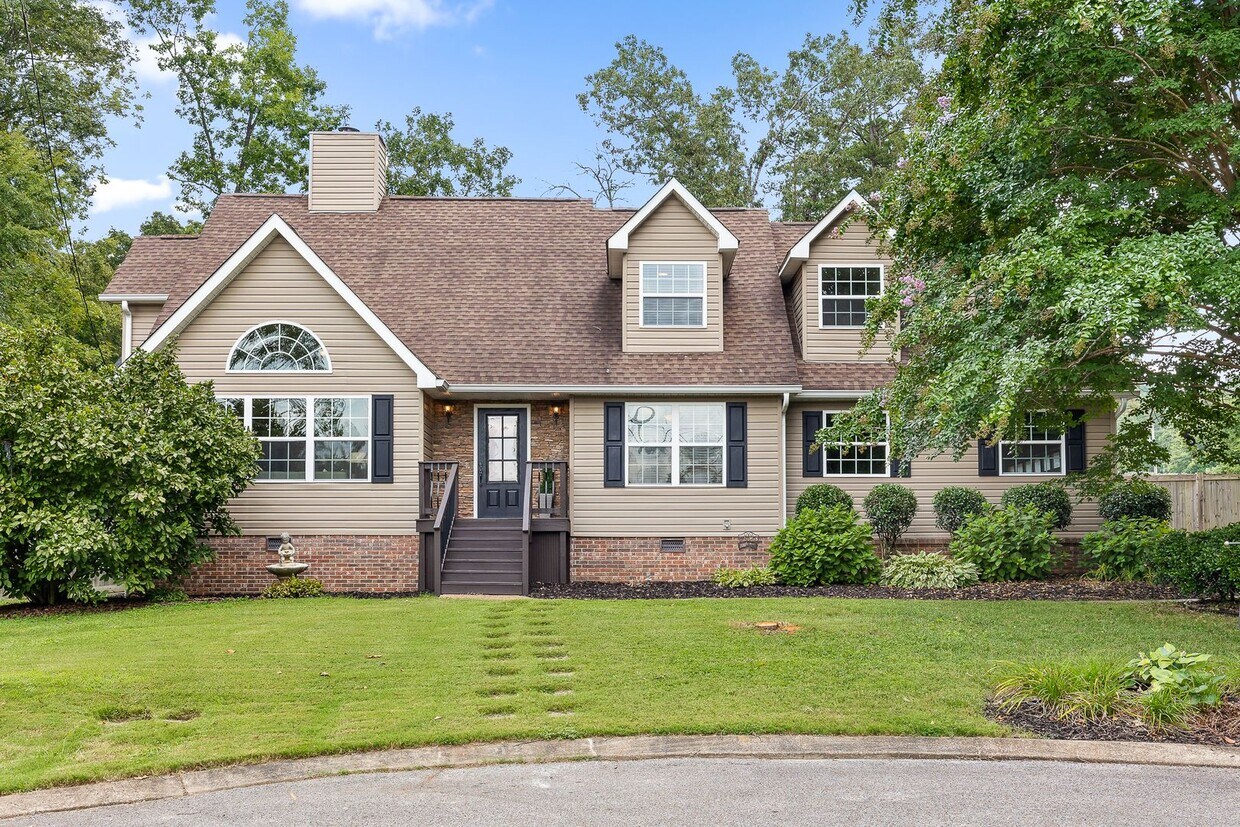 Primary Photo - COMING SOON!!! Beautiful 4 bedroom 2.5 bat...