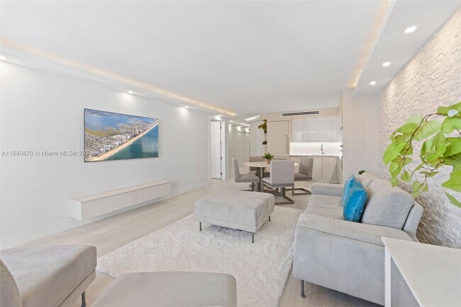 Foto del edificio - 1717 N Bayshore Dr