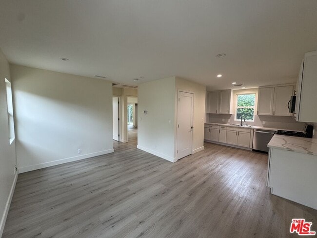 Foto del edificio - 3116 W 81st St