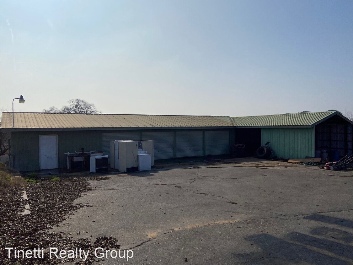 Primary Photo - 10986 Livingston Cressey Rd