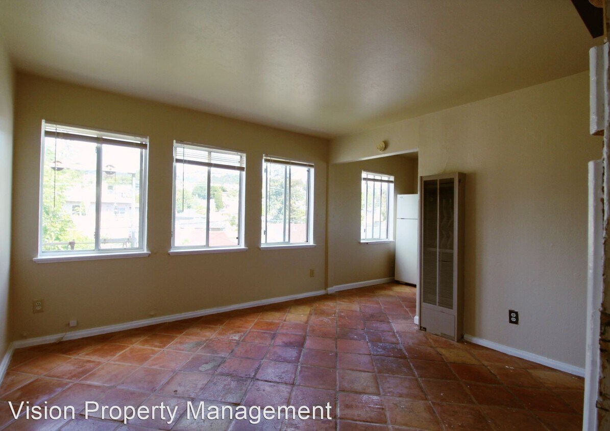 Foto principal - 3240 61st Ave