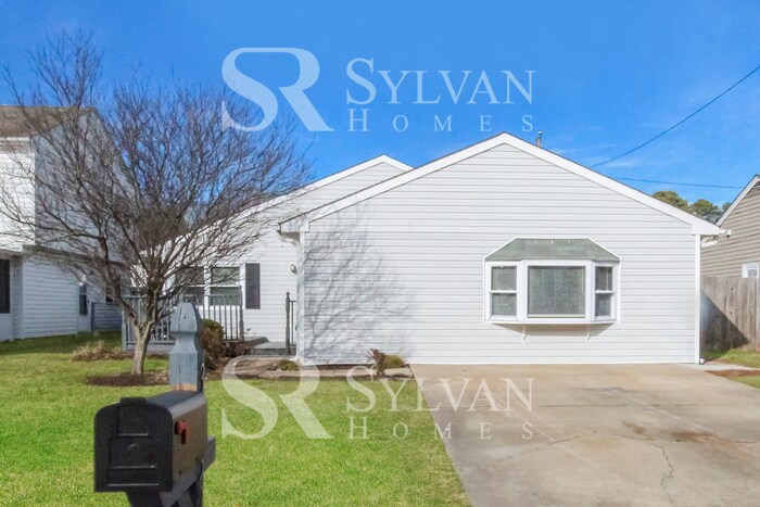 Primary Photo - Enjoy living the good life in this 3 bedro...