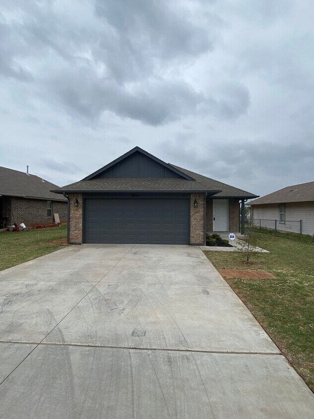 Primary Photo - 8624 Hillridge Dr. Midwest City, OK 73141