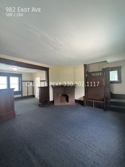 Building Photo - Spacious 3 bedroom home for rent - Akron