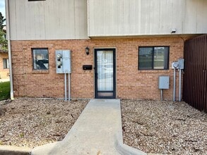 Building Photo - 207 Eldon Ave