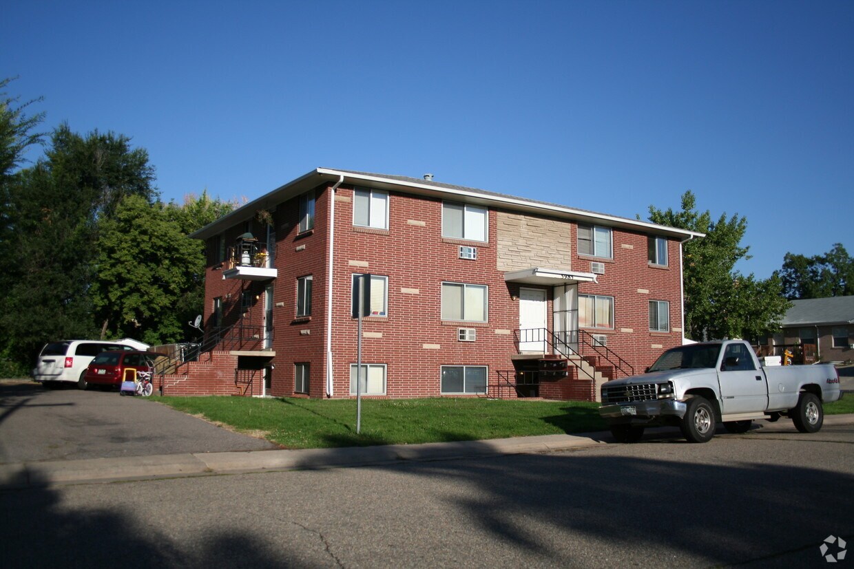 Alternate Angle - 5985 Yukon St