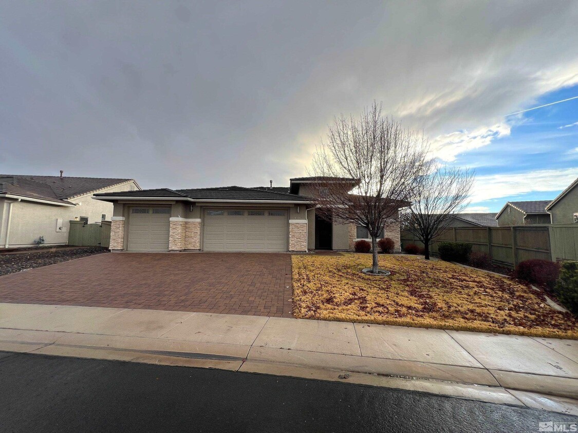 Primary Photo - 4851 Brunello Drive