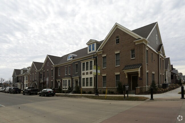 Foto del edificio - Triumph Court Townhomes