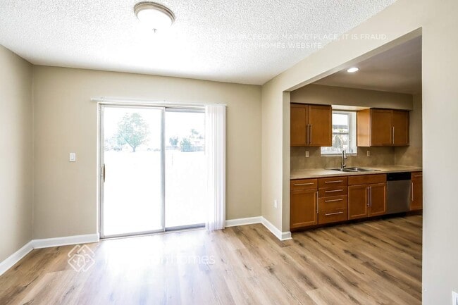 Building Photo - 3010 SW 97th Ct